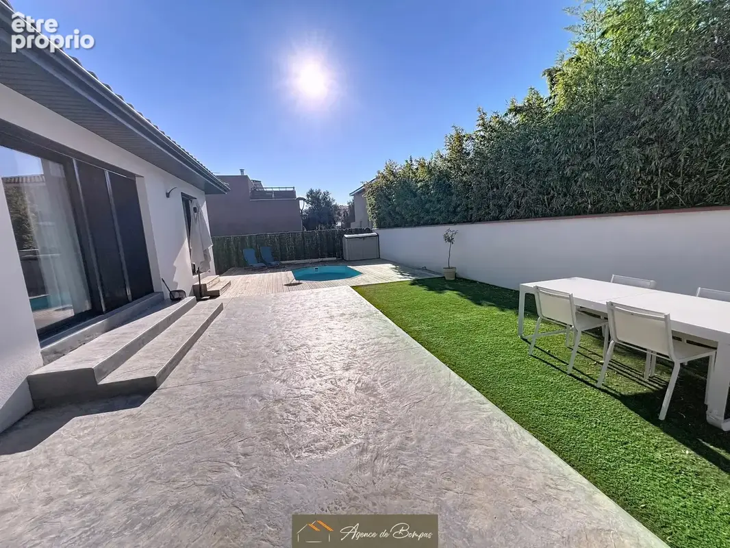 Villa 3 faces de plain pied type 4 -piscine -jardin - garage - - photo 8