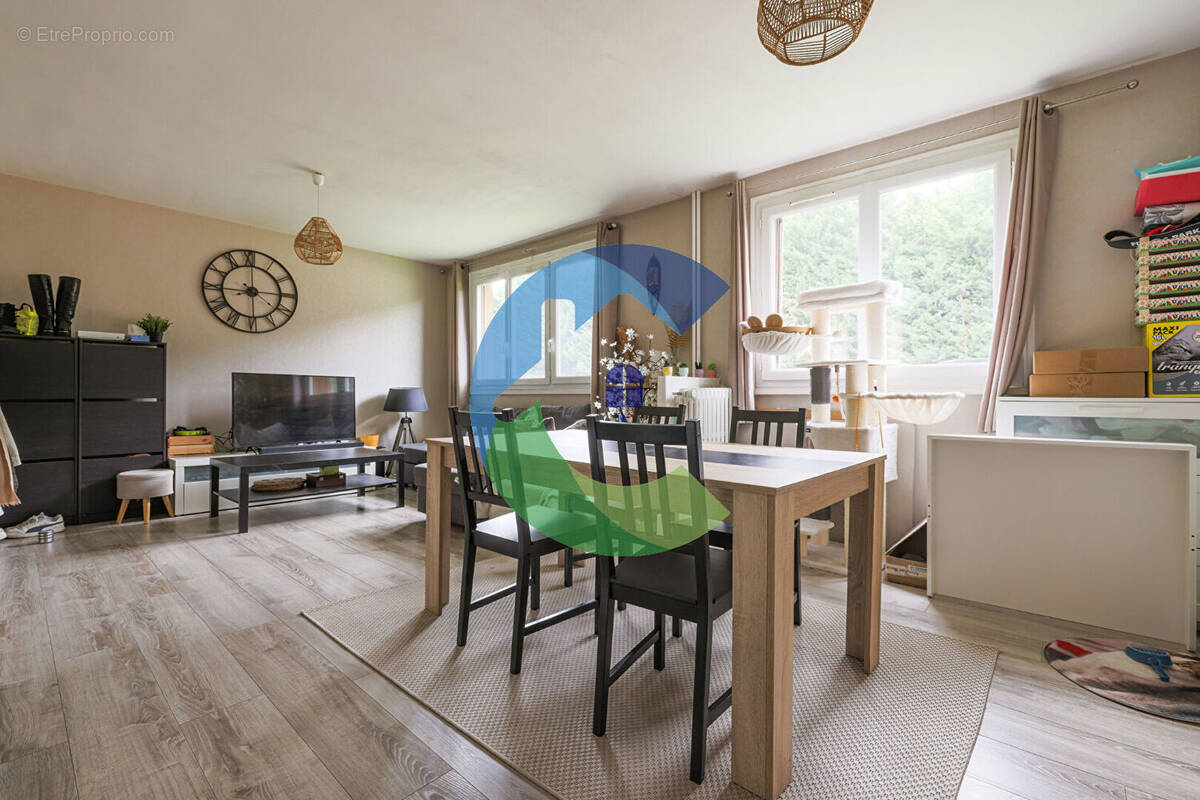 Appartement à EPINAY-SUR-ORGE