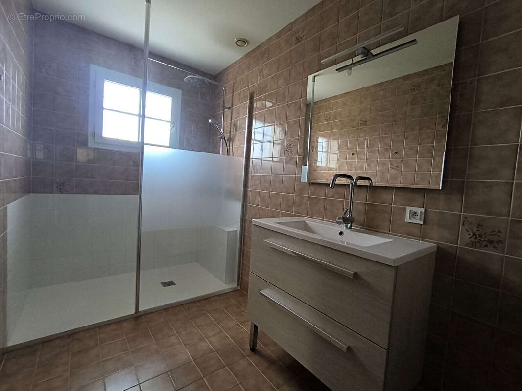 Maison à COMMEQUIERS