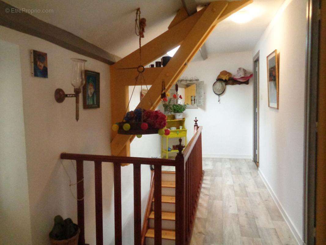 Saint Bonnet Laval(48), maison de 150 m2 habitables, 4 chambres + garage - photo 6