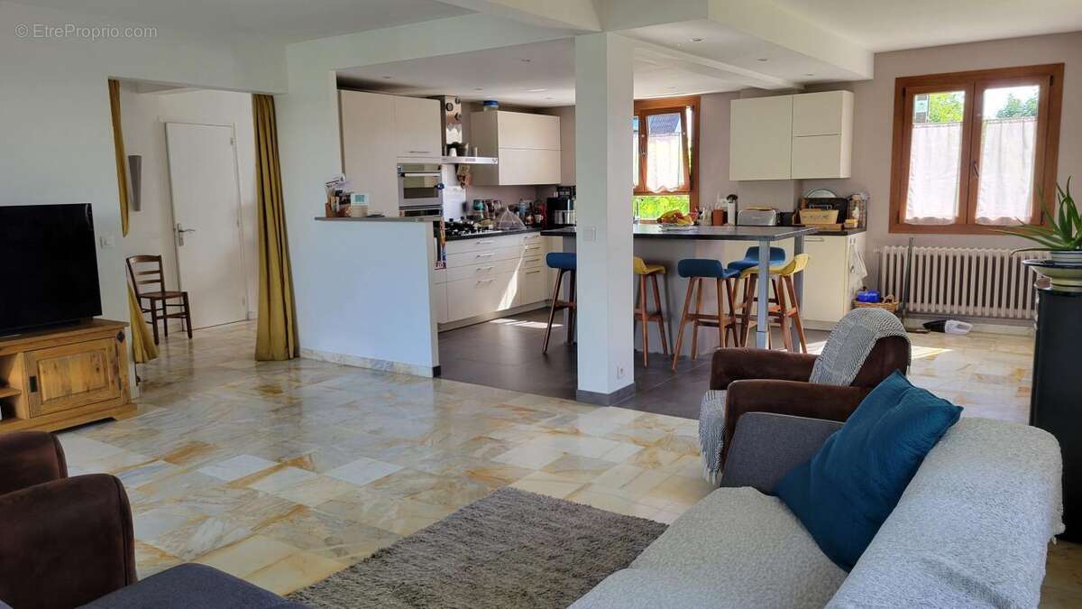 Maison à ARMENTIERES-EN-BRIE