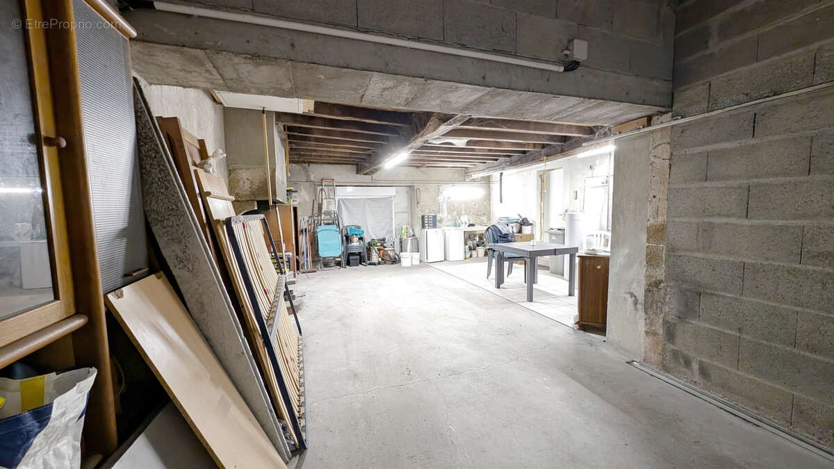 Maison à LES LANDES-GENUSSON