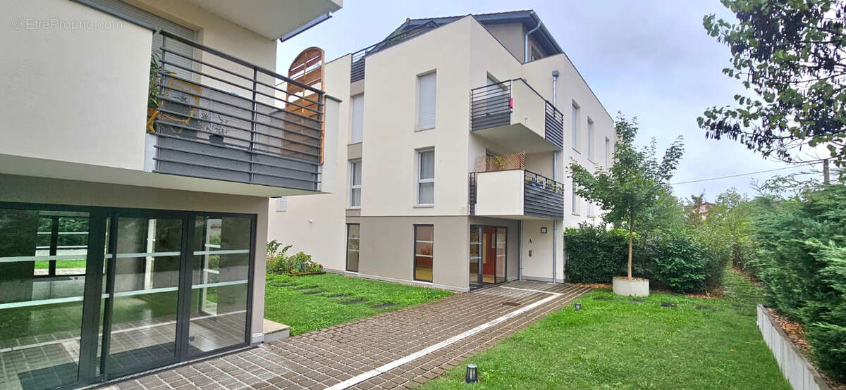 Appartement à MIRIBEL