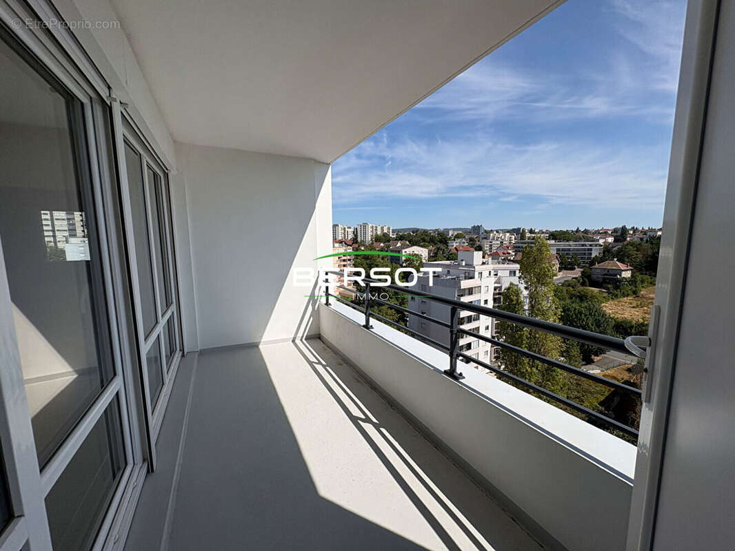 Appartement T3 avec balcon et place de parking privative - secteur Viotte - photo 2