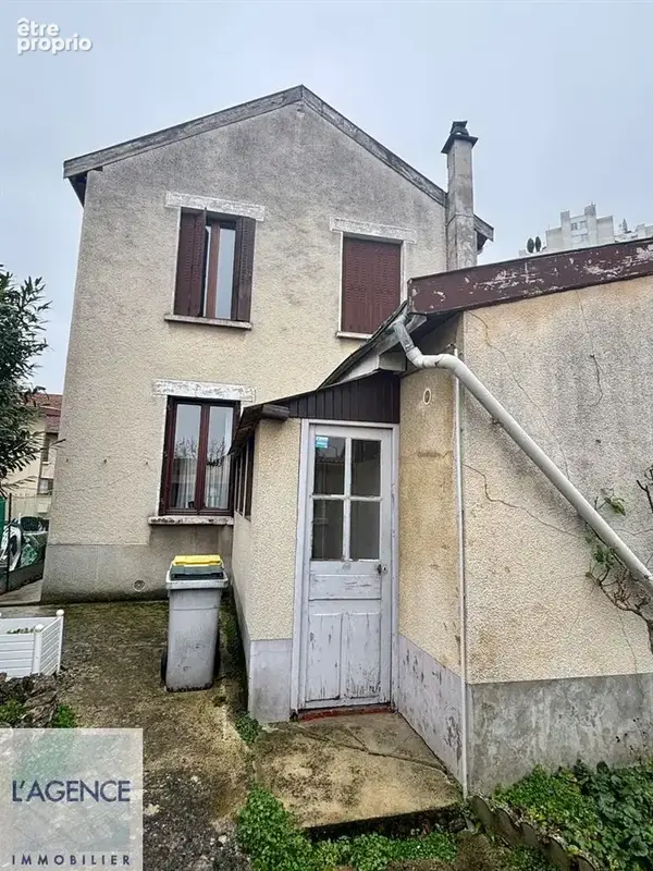 Cour sur l'arrière