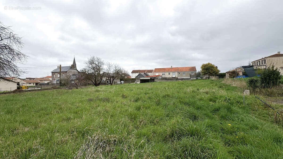 Terrain à bâtir en vente sur Chemillé-en-Anjou - Exclusivité AMP - photo 3