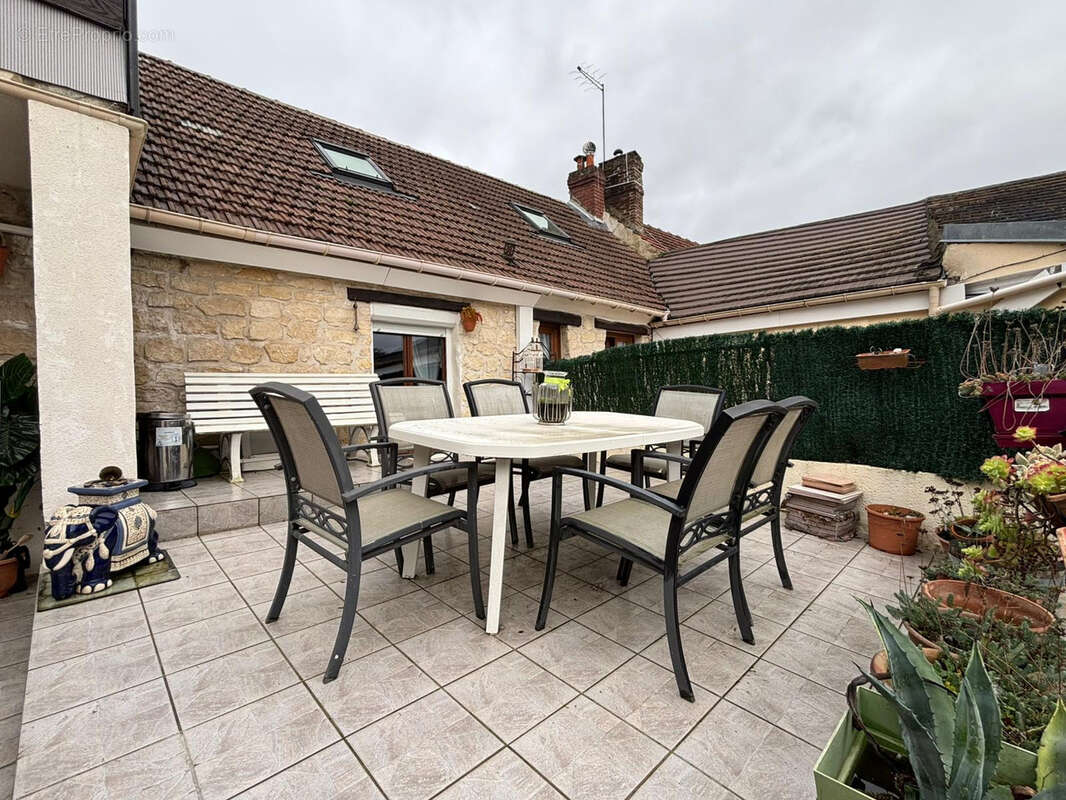 Appartement à LE MESNIL-EN-THELLE