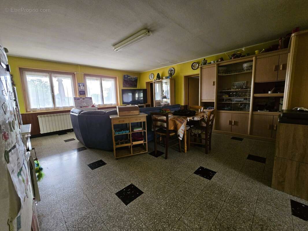 Maison à SAINT-CYR-SUR-MENTHON