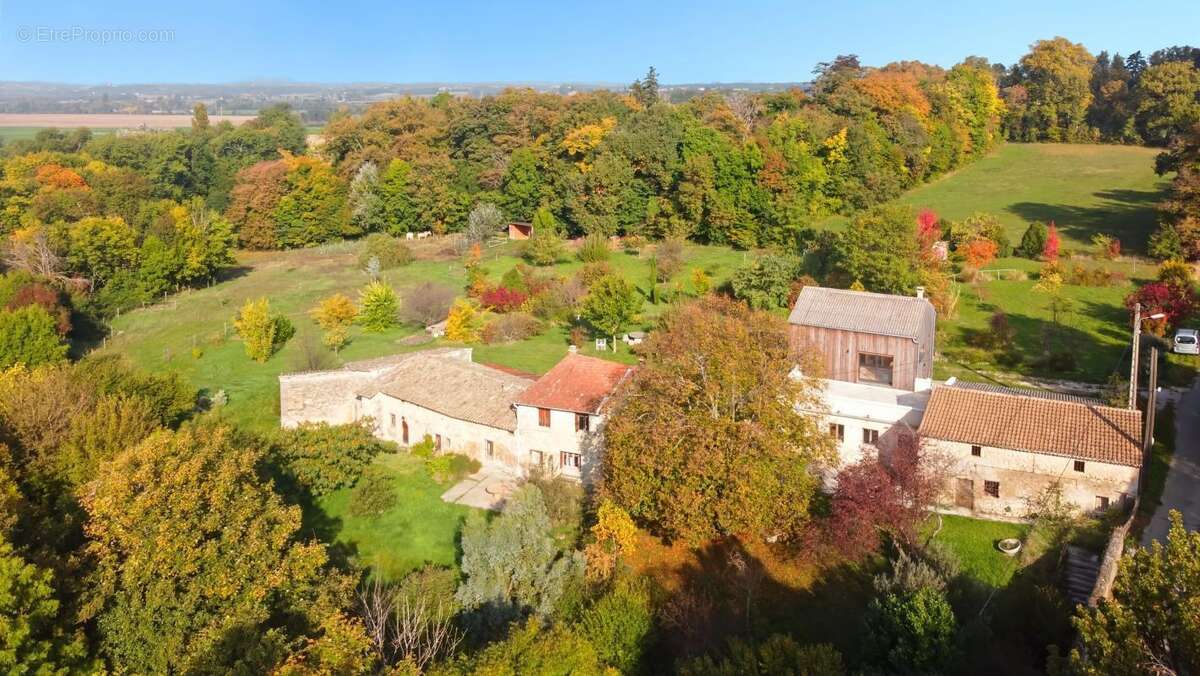 Châteaudouble (26120) : 2 tènements sur 8300 m2, en zone naturelle - photo 2