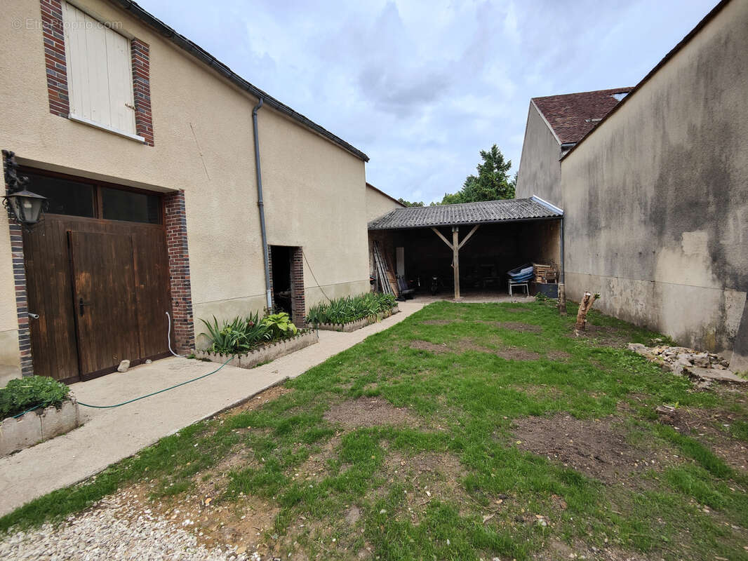 Maison à BUSSY-EN-OTHE
