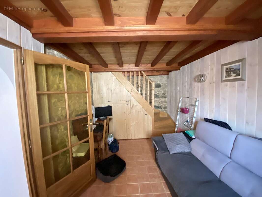 Maison à POULE-LES-ECHARMEAUX