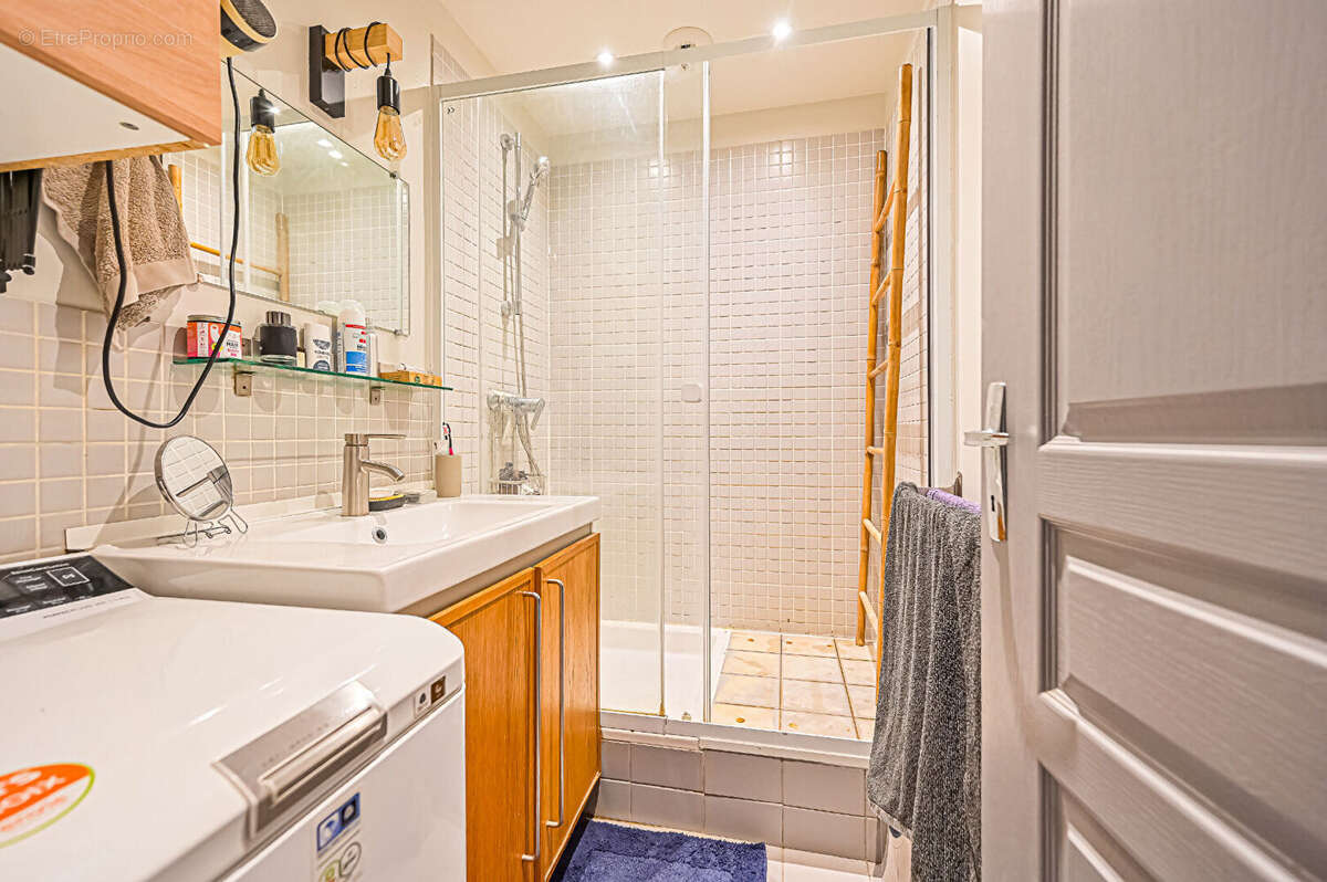 Appartement à PARIS-19E