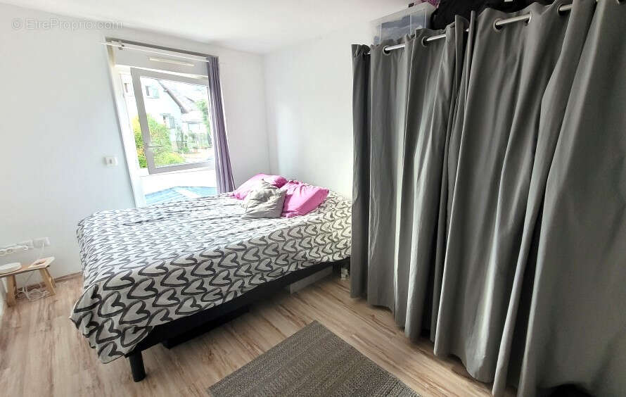 IFS PLAINE : maison de 2015 proche des transports en commun, 3 chambres, avec jardin - photo 7