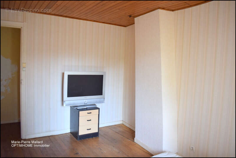 Maison à ROYERE-DE-VASSIVIERE