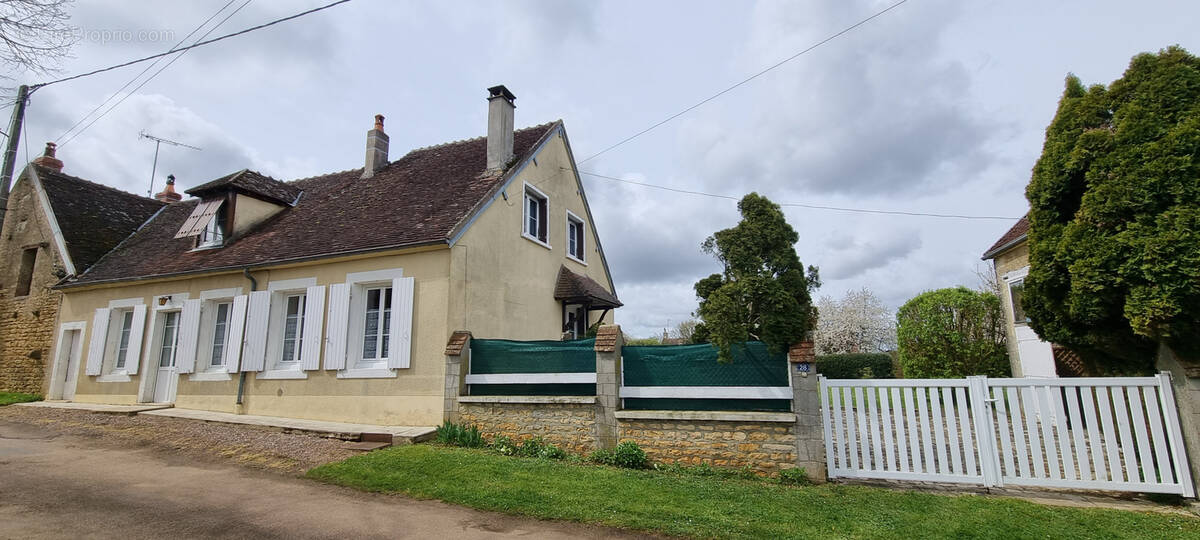 Maison à CHAMPLEMY