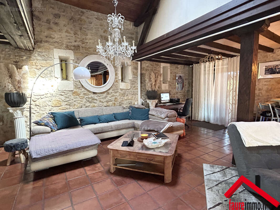 Maison à TERRASSON-LAVILLEDIEU