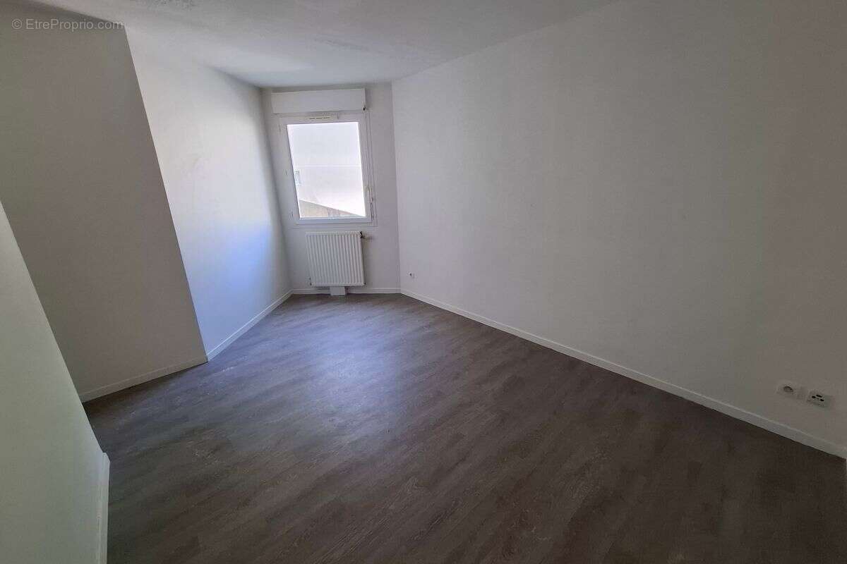 Appartement à CHARBONNIERES-LES-BAINS