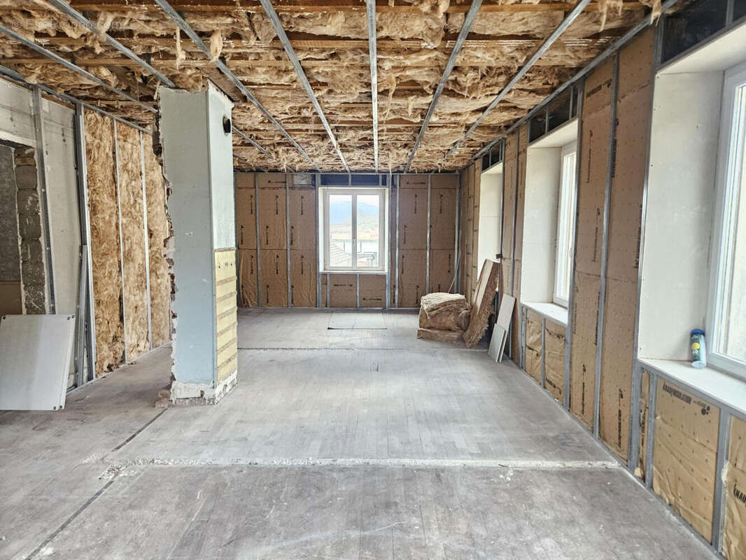 1er droite - Appartement à RUPT-SUR-MOSELLE