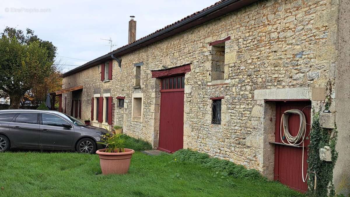 Maison à LA FAYE