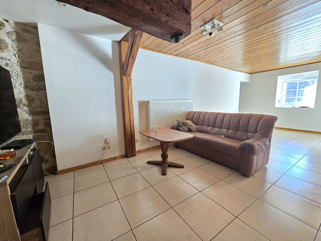 Appartement à LA CLUSE-ET-MIJOUX