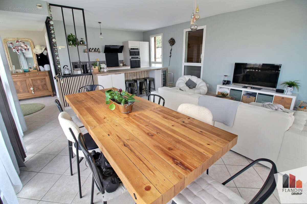 Appartement à VERNAISON