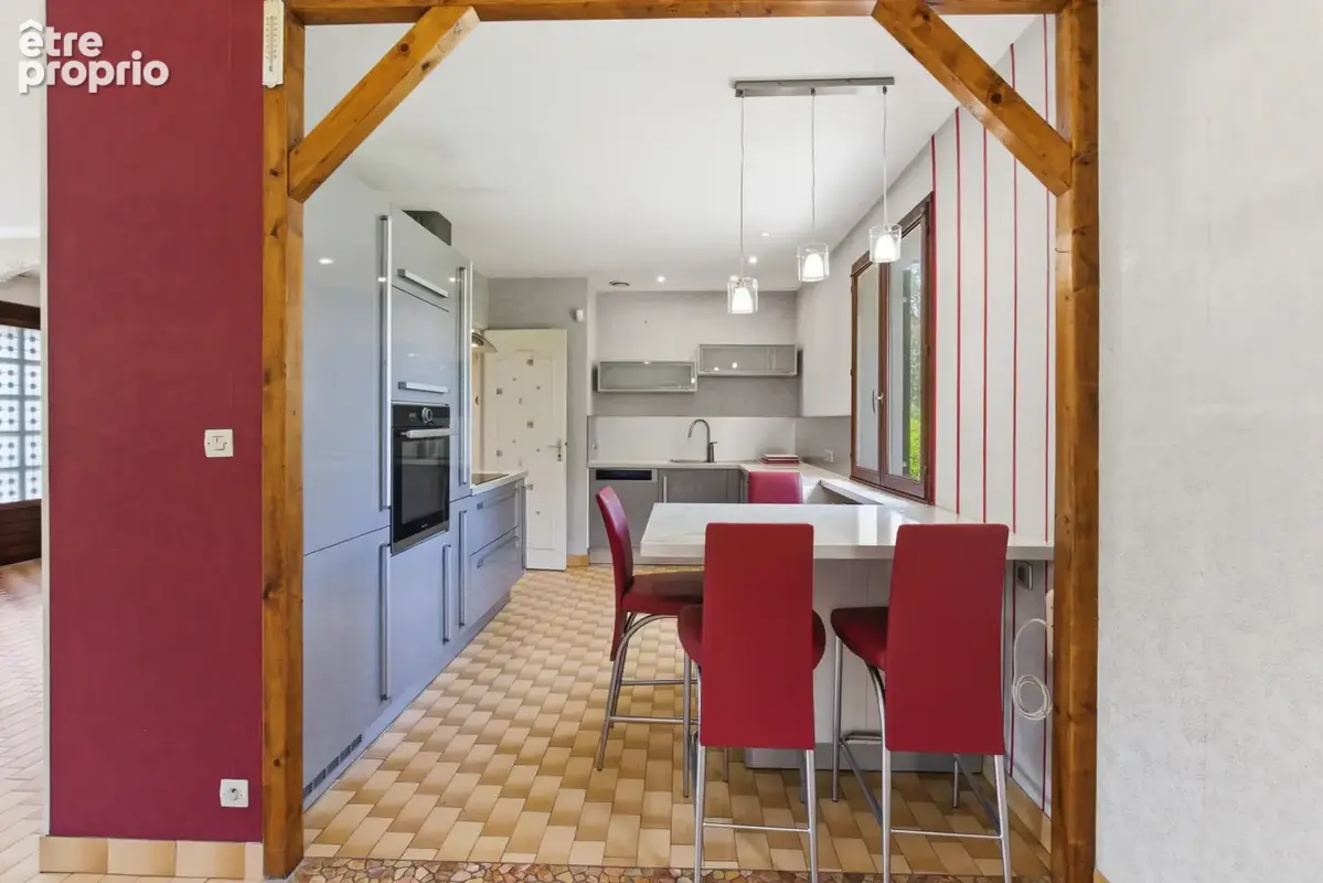 Gieres - Ensemble immobilier composé de deux maisons - photo 4