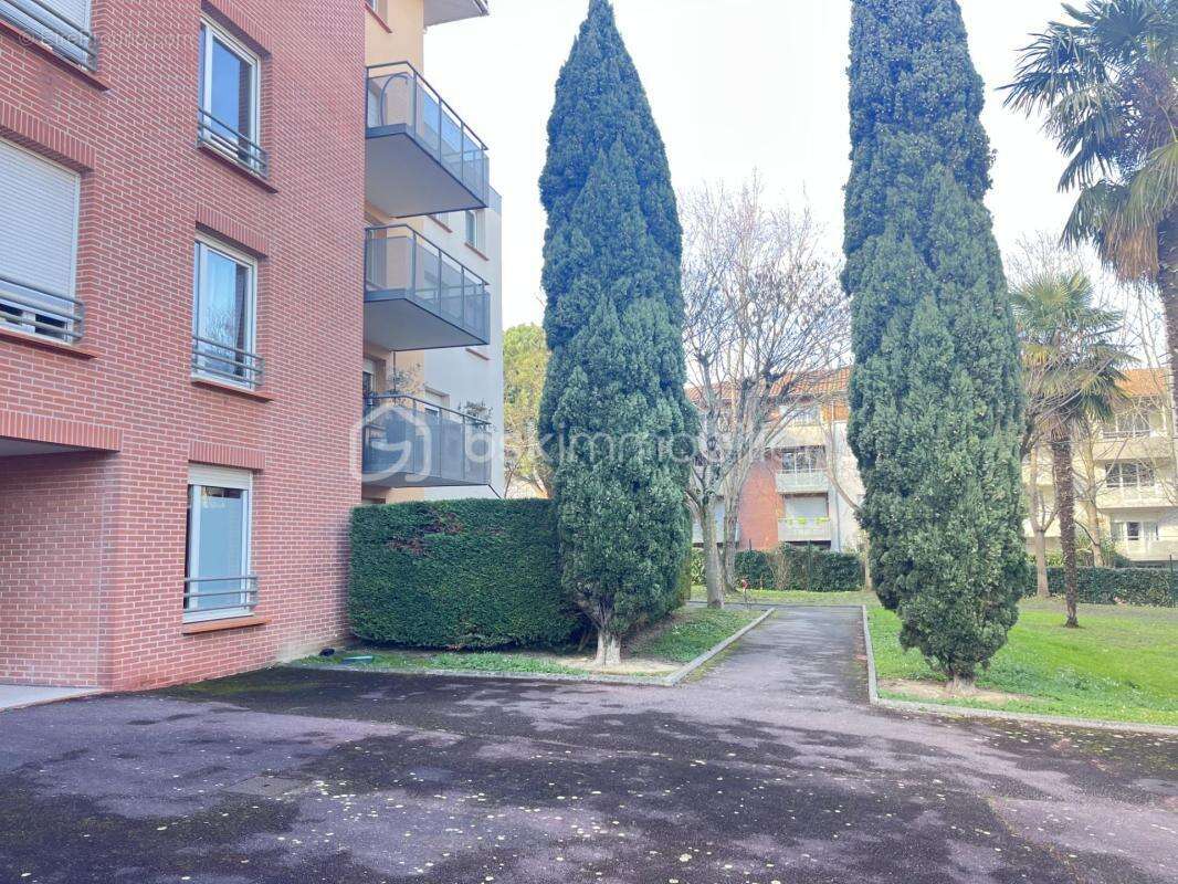 T3 spacieux en rez-de-jardin – Résidence sécurisée – Garage avec atelier - photo 9
