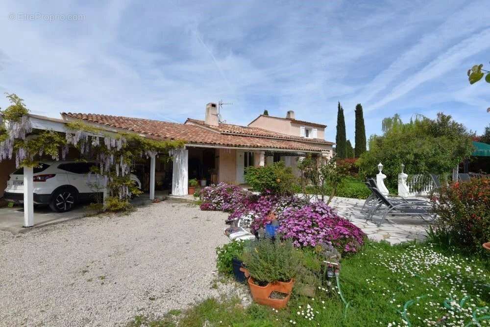 Maison à MONTAUROUX