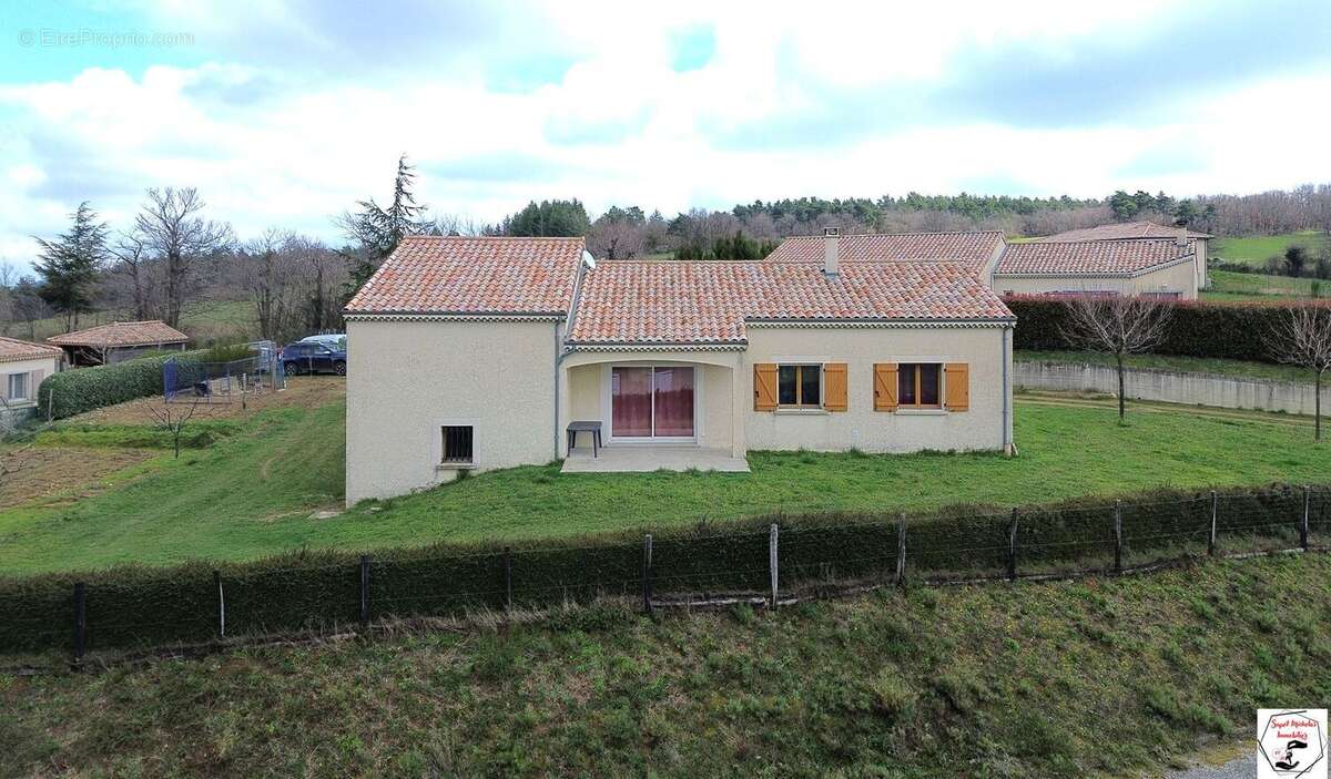 Maison à SAINT-VICTOR