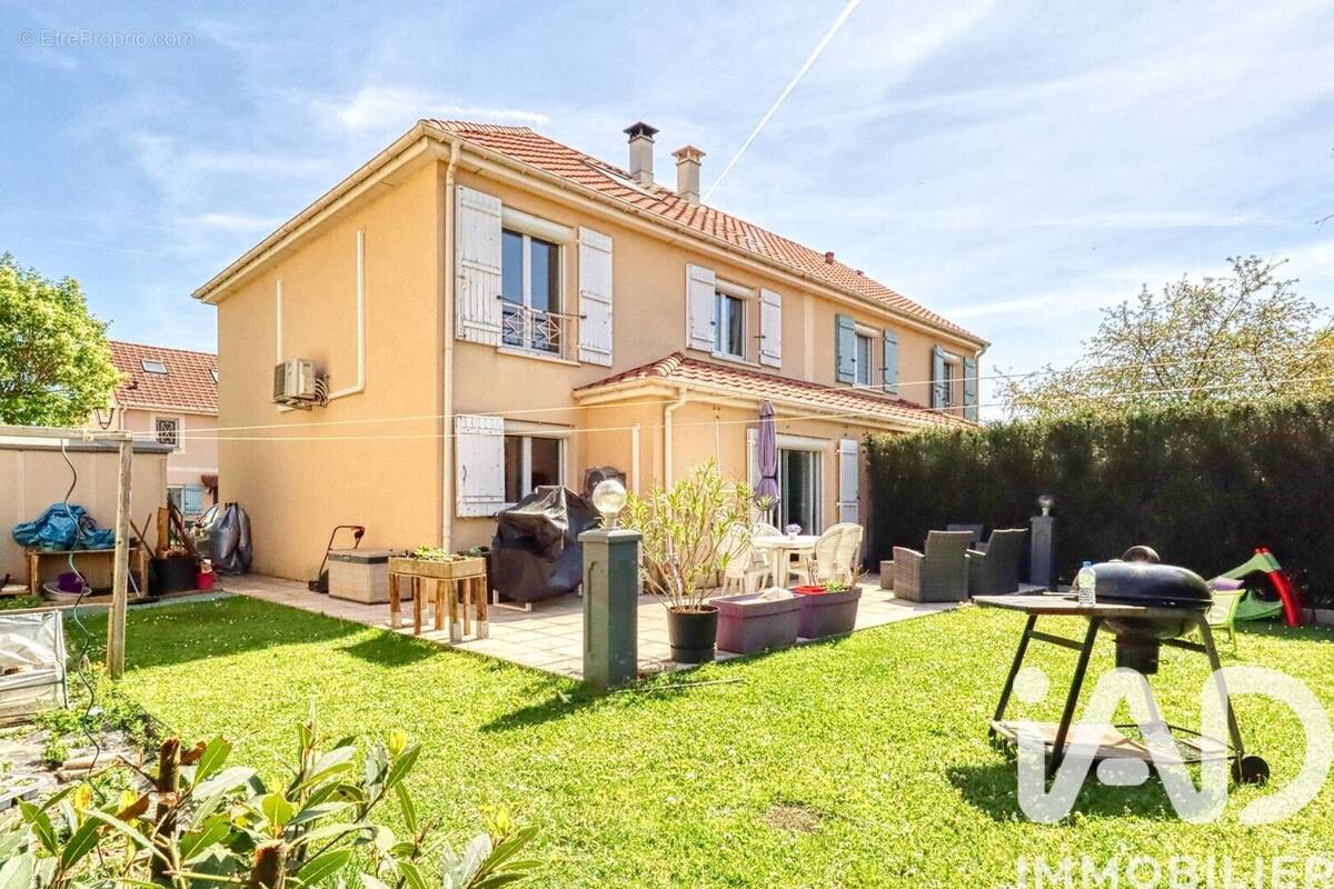 Photo 1 - Maison à SARCELLES