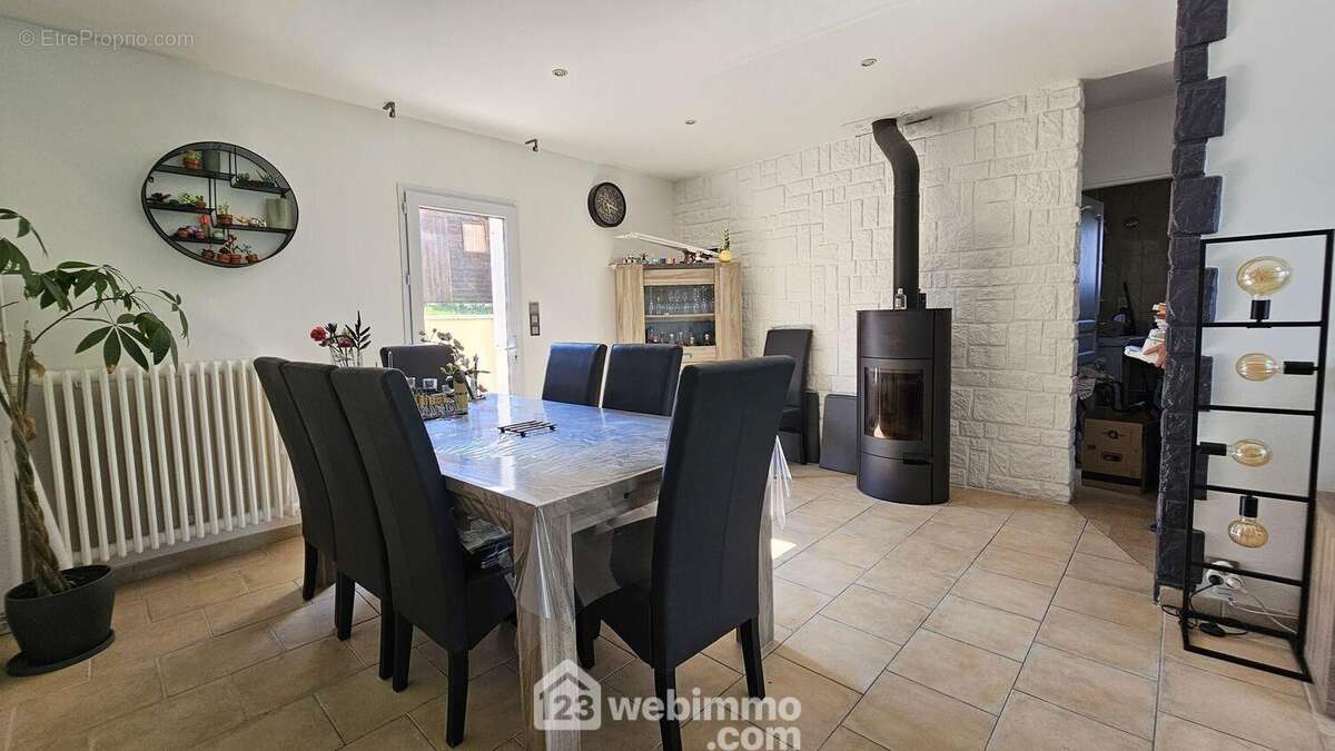 Avec son poêle à bois. - Maison à MALESHERBES