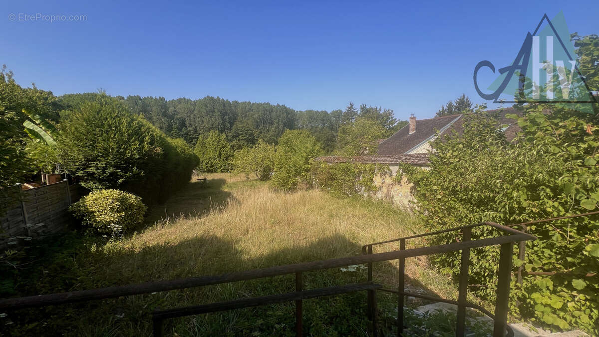 77 - VOULX, Magnifique longère en pierre de 195 m2, jardin de 1816 m2 et dépendances - photo 2