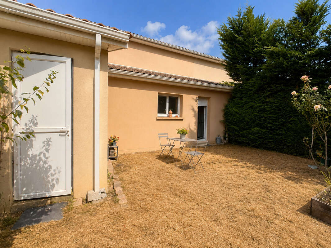 FLOIRAC   Maison T3 de 72 m2 avec garage et jardin - photo 13