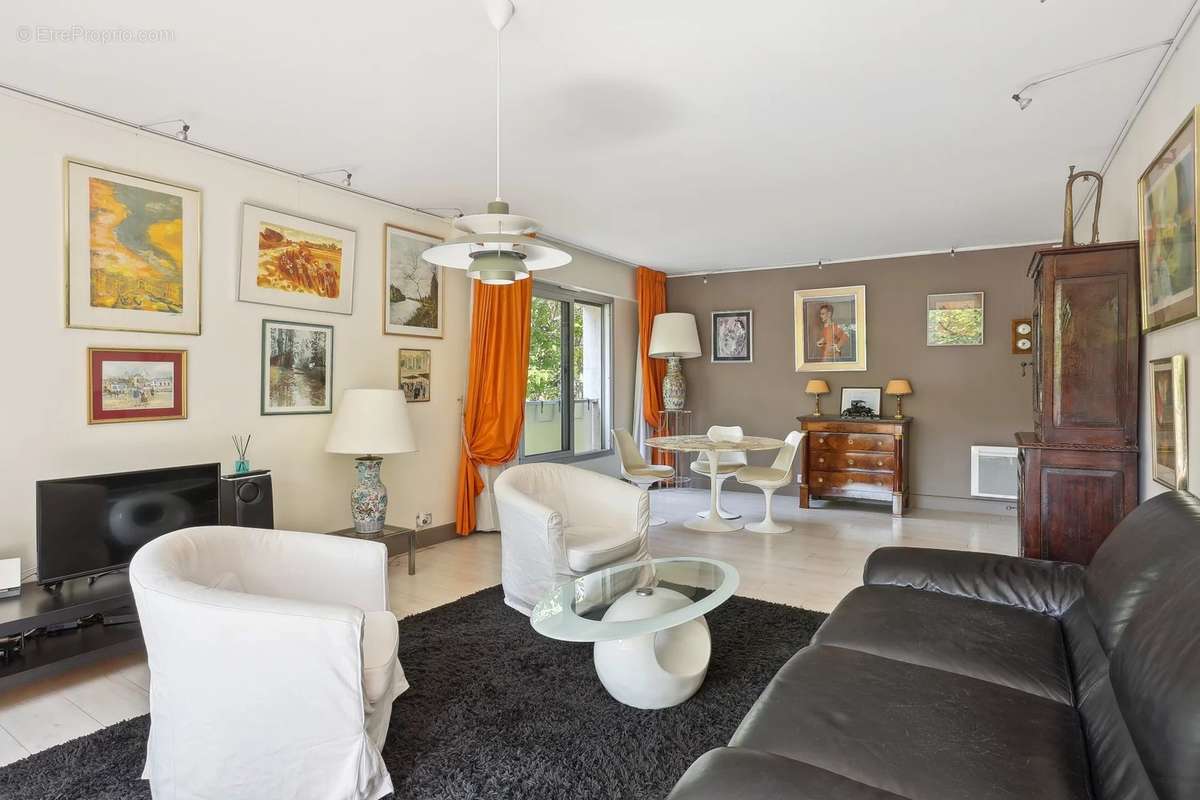 Appartement à NEUILLY-SUR-SEINE