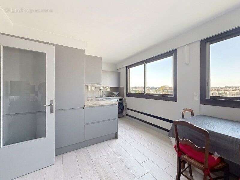 Appartement à PARIS-15E