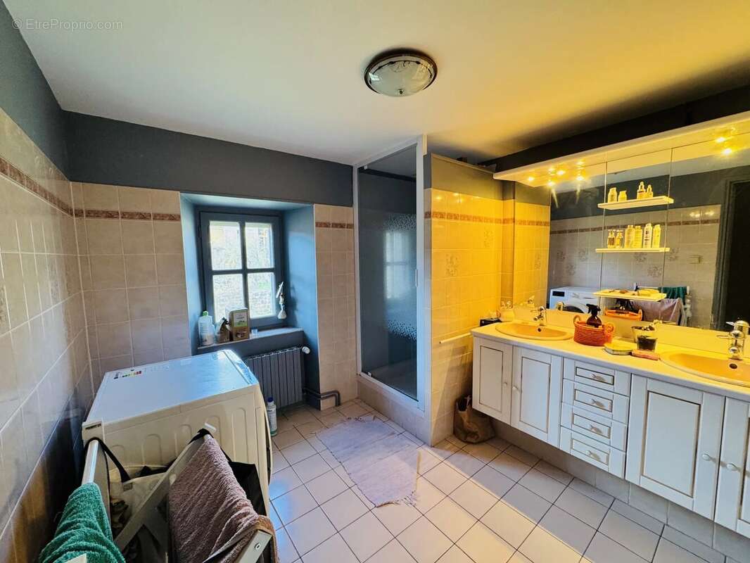 Maison à SAINT-CHRISTOPHE-D'ALLIER