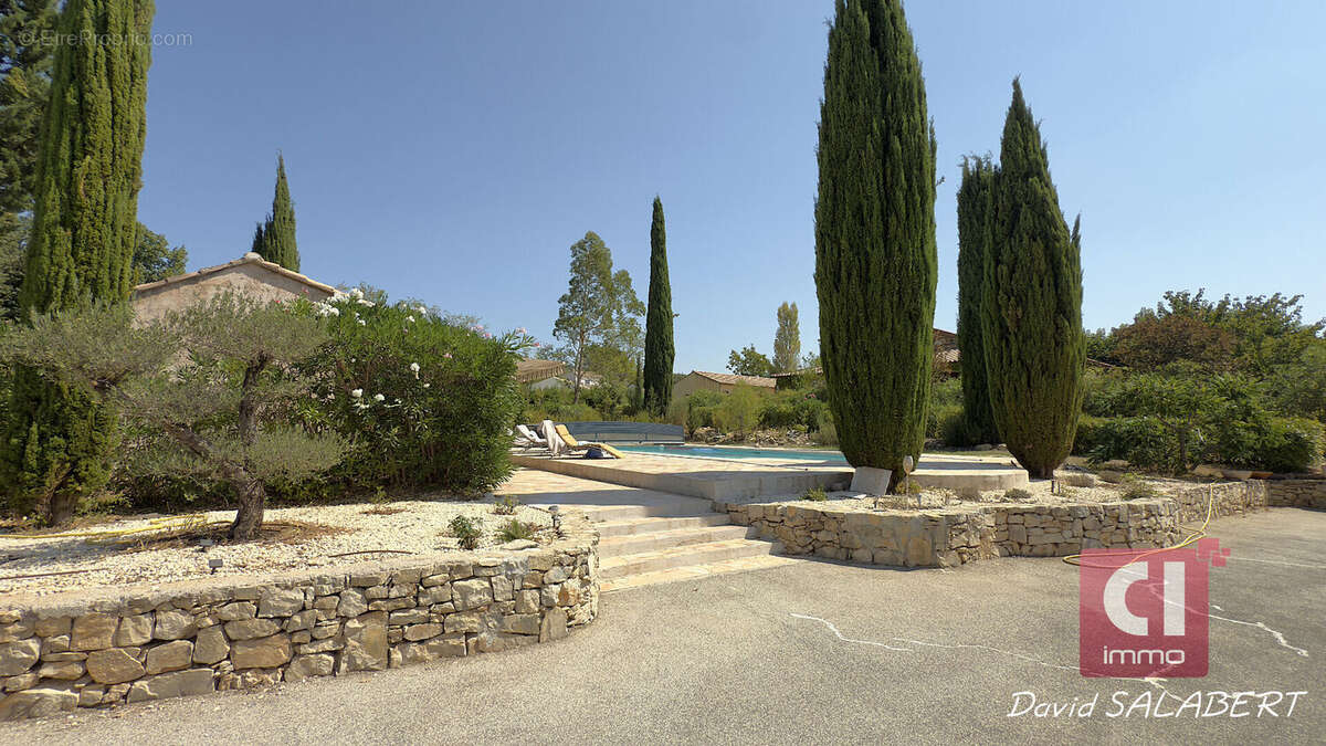 Maison à LA ROQUEBRUSSANNE