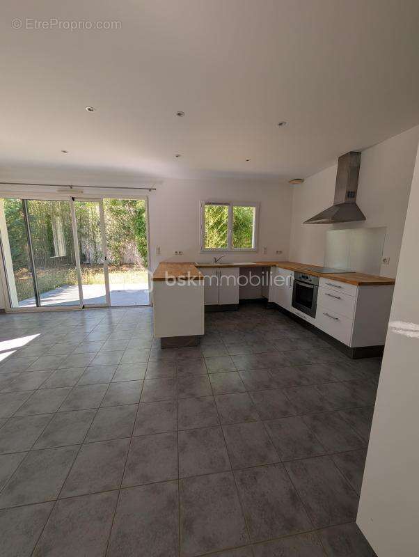 Maison contemporaine de 115 m² – 4 ch dont une suite parentale – Terrain 546 m² au calme - photo 5