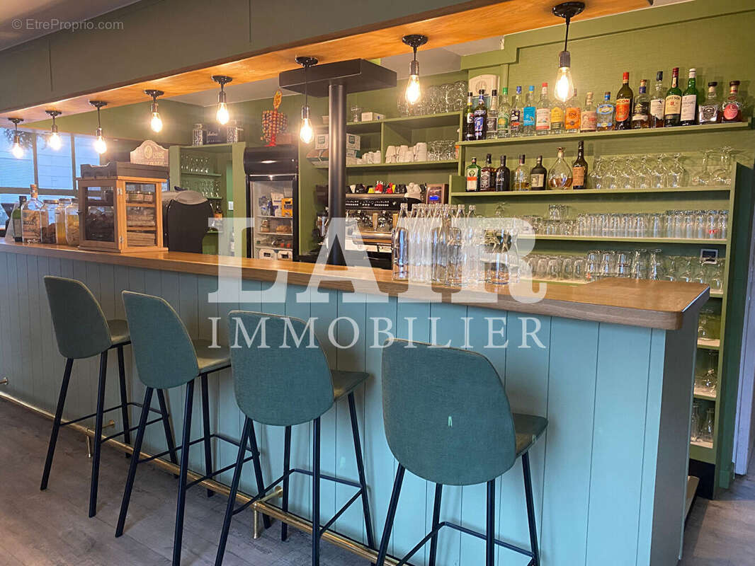 Commerce à SAINT-LEONARD-DES-BOIS