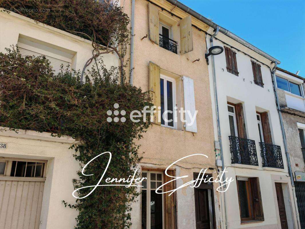 Maison à PEZILLA-LA-RIVIERE