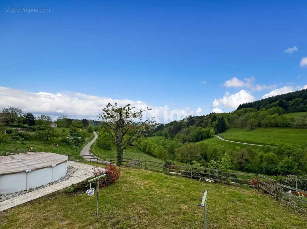 Maison à SAINT-APOLLINAIRE-DE-RIAS