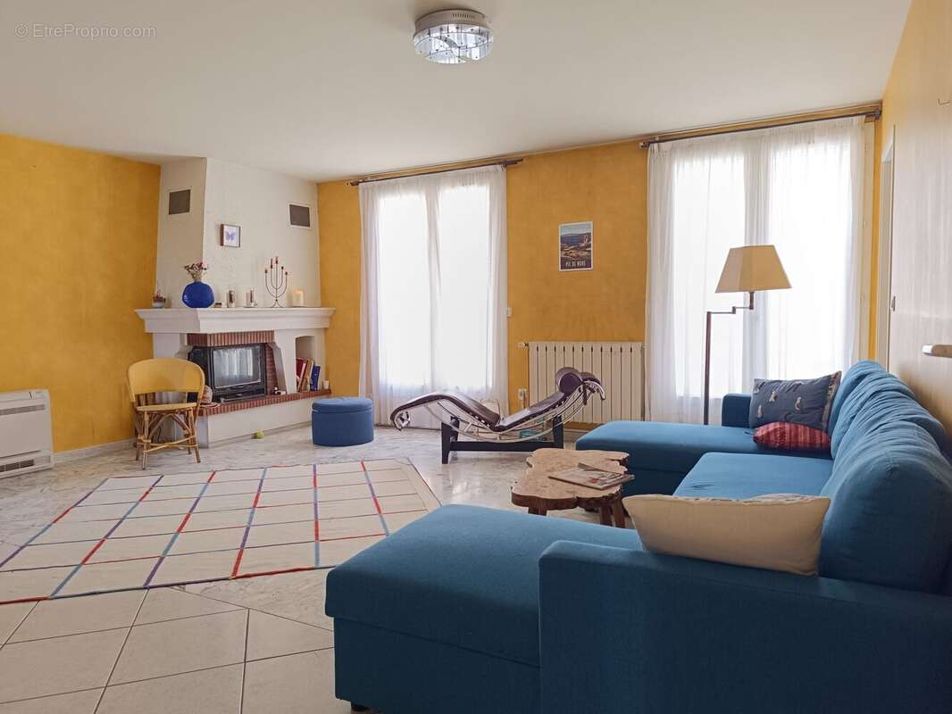 1er étage - Salon - Maison à NARBONNE
