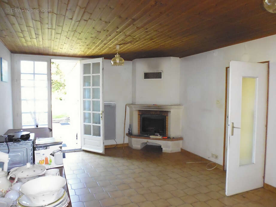 Maison à NIEUL-LE-DOLENT