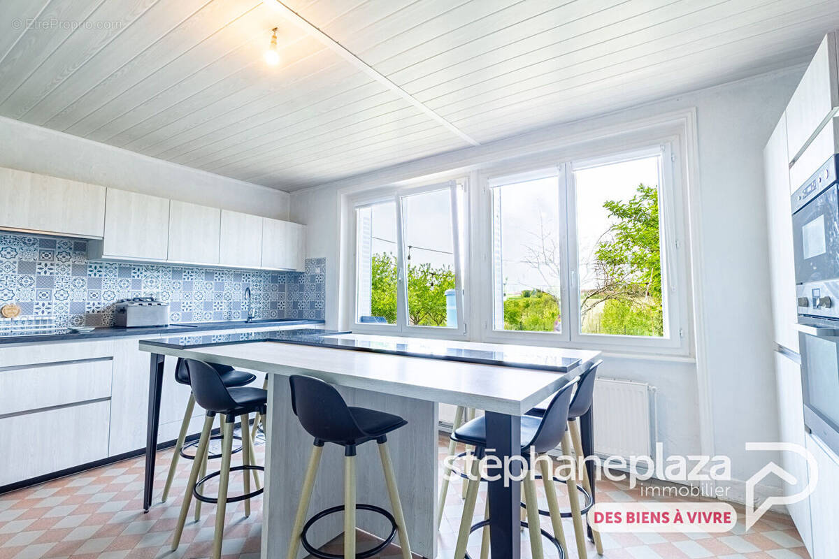 Maison à SAINT-JULIEN-SUR-VEYLE