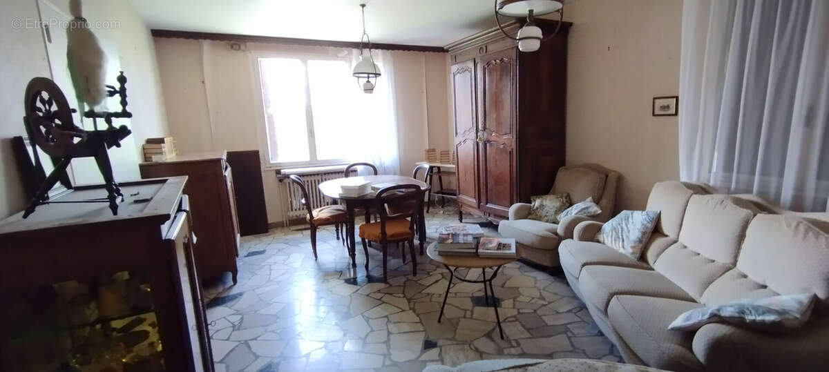 Maison à TOURNON-SAINT-MARTIN