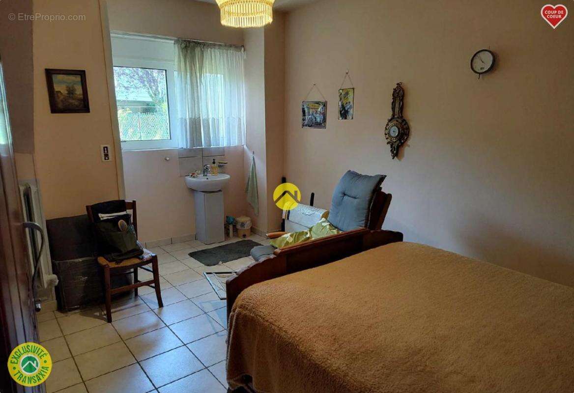 Maison à DUN-LE-PALESTEL