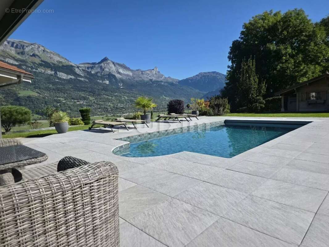 Maison à DOMANCY