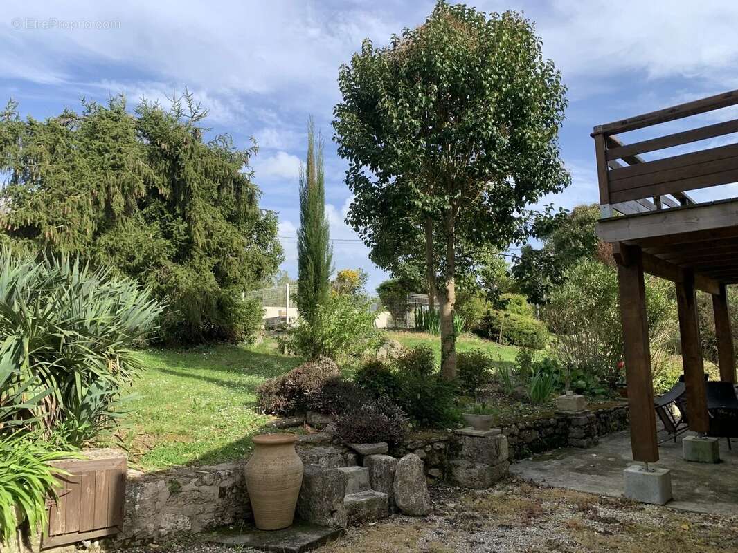 Ensemble en pierre de 3 logements et 2 piscines - photo 8