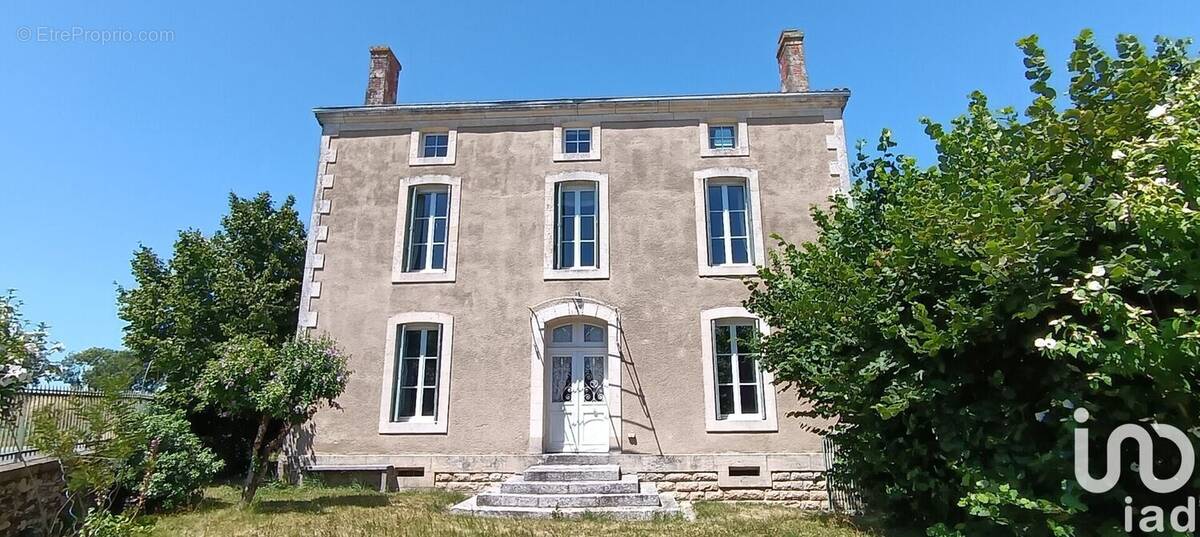 Photo 1 - Maison à LA CHAPELLE-THIREUIL