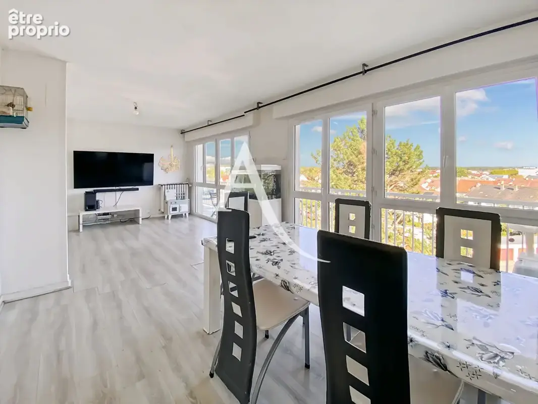 Appartement Bois D Arcy 4/5 pièce(s) 79 m2 - photo 2